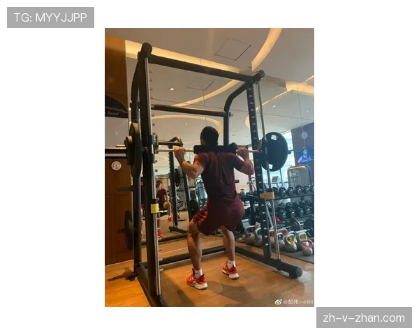 吴艳妮这训练强度，凌晨四点健身房打卡是认真的？