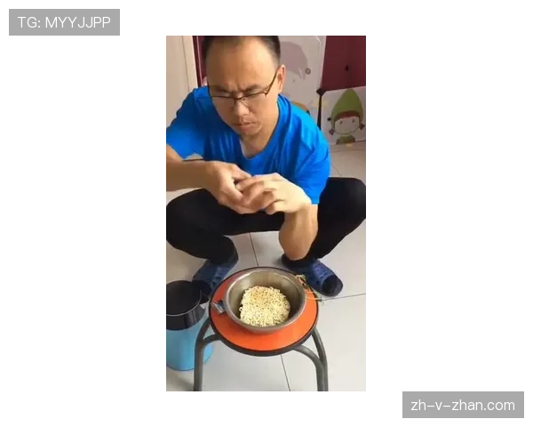 常园这种生活画风,感觉他下场之前都得先煮碗方便面才能打球? 常园这种生活画风,感觉他下场之前都得先煮碗方便面才能打球?